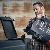 PACK  PITMASTER Barbecue Fumoir au charbon de bois Masterbuilt Gravity1050 (1 bbq, 1 tournebroche, 1housse, 1 sac de charbon,1 four à pizza MB)